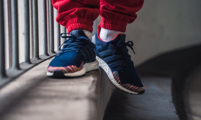 Ultra boost 1.0 ltd best sale multicolor navy